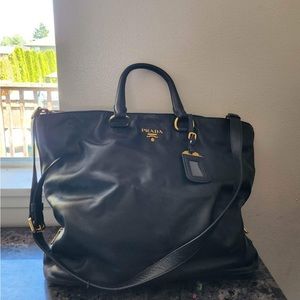 ❌️SOLD Large black leather Prada purse
